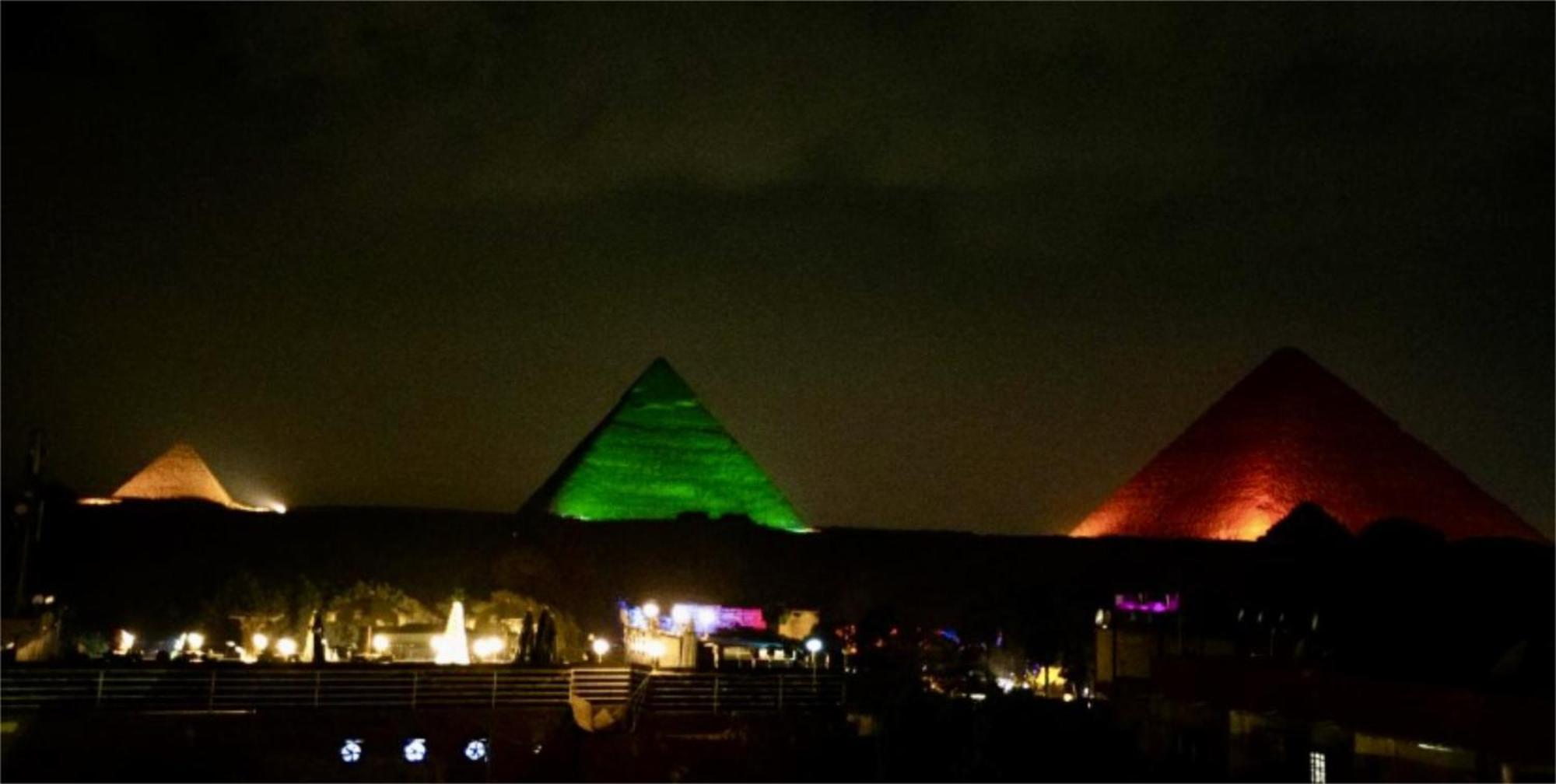 Hotel Pyramids Circle Middle East View